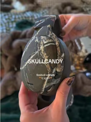 these are insane 😍🥵 @Skullcandy #skullcandy #headphones #noisecancellingheadphones 