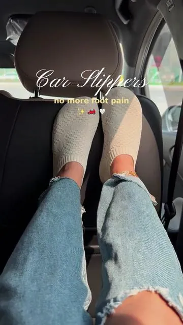 This is such a smart pick for road trip.🤍#summerwins #dealsforyoudays #roadtrip #travelshoes #comfyslippers 