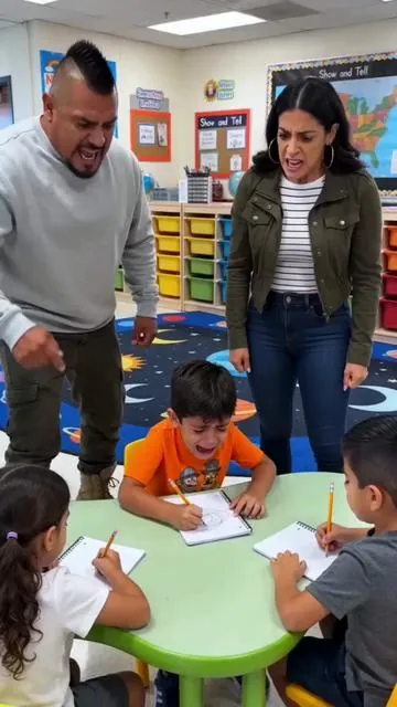 Los maestros de jardín de infantes están recomendando este libro de escritura ranurado para enseñar a los niños a escribir sus propios nombres.#dealsforyoudays #kindergarten #handwriting #momsoftiktok #timetome 