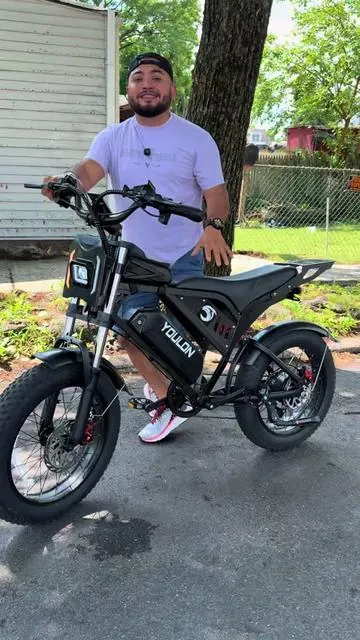 Esta bicicleta eléctrica todo terreno es una de las más populares con una velocidad de 34 mph y un motor de 1500 watts #ebike#dirtbike #electricbike#tiktokshop #creatorsearchinsights 