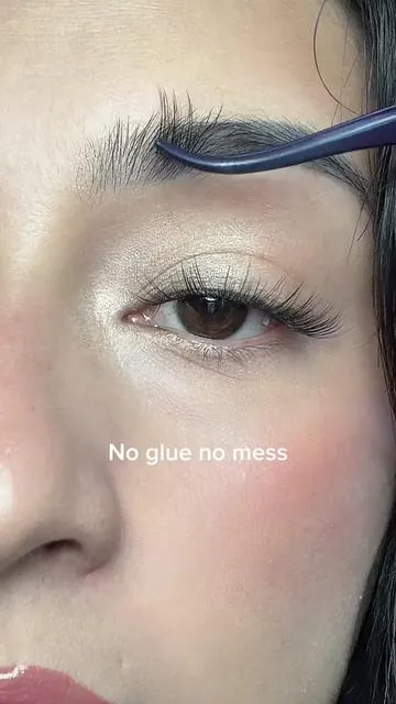 Easy everyday lash #naturallashes #eyelashes #lashtok #fypシ゚viral #fyp 