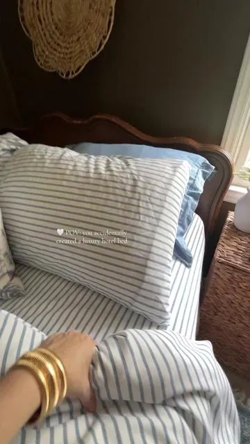 🤍 I can’t get over how good these striped sheets look. Soft, cozy, and they instantly made my bedroom feel brighter and more put together.#summervibes #dealsforyoudays #bedsheets #sheets #sheetset 