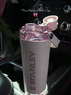 So cute 🌸💗💕 @Stanley 1913 #StanleyCup #stanley #pilatesprincess #pinkaesthetic #pinkgirly