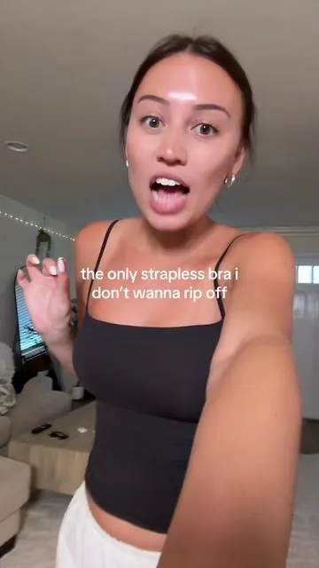 She is NOT falling down 