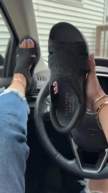 @QVC, Inc #skechers #sandals #sandal #dealsforyoudays #qvcloyaltyprogram 