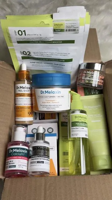 this bundle is perfect for targeting hyperpigmentation, enlarged pores, & dry/dull skin🤩🧡💚 #drmelaxin #drmelaxinpeelshot #cactox #kojicacid #hyperpigmentationtreatment 