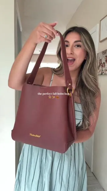 She’s stunningggggg✨ #shoulderbag #hobobag #fallbag #montanawest #dealsforyoudays 