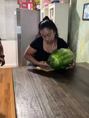 Aquí te recomiendo este sed de cuchillos que te trae varios cuchillos y de varias medidas para que tu cocina se vea elegante y está aún súper precio aquí te dejo el enlace #tiktokshopfinds #recomendable #tiktokshop #cuchillo 
