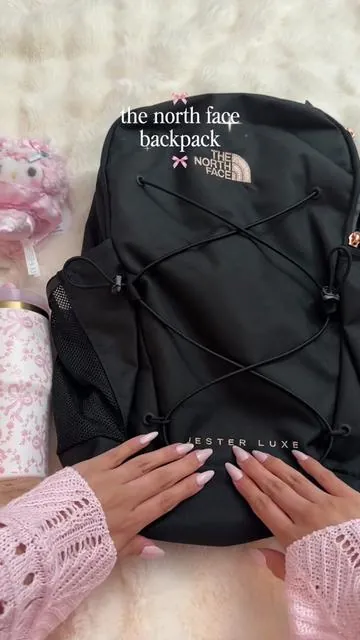 Such a cute backpack 🎀✨ @Tillys #thenorthface #ad #thenorthfacebackpack #northfacejesterluxe #dealsforyoudays 