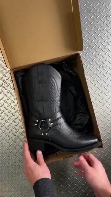Men’s Chelsea Boots-Stylish Design for Casual & Formal Wear #mensshoes #chelseaboots #stylishshoes #casualstyle #tiktokshopdealsforyoudays 