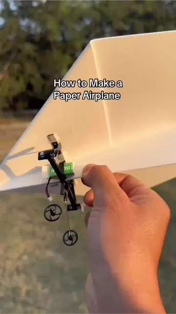 I thought it was just a regular paper plane till it lifted off, and this DIY RC kit turns any folded paper airplane into a gyro-stabilized remote-controlled flyer mixing nostalgic fun with modern tech.#rc #paperairplane #SummerWins #handmadetoys #rcplane 