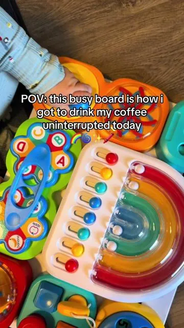 if you're a mom to a 9-18 month old this is the perfect screen free toy. ✨ #toddlertoy #screenfreeplay #dealsforyoudays 