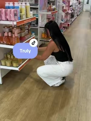 Con el uso constante este serum te va a ayudar muchísimo con las manch!tas  @Truly Beauty  #truly #trulybeauty #bodyserum #summervibes☀️ #dealsforyoudays  Los resultados pueden variar, este video solo refleja mi experiencia 