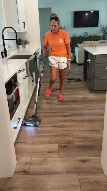Replying to @JulieThompson 1970 what vacuum I use as a housecleaner. Shark Detect Ultralight #sharkvacuum #vacuumcleaner #vacuum #dealsforyoudays #vacuuming @Shark Home 
