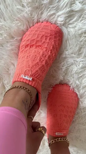 🍊🧡🔥Bold orange+wide toe box design#bright #standoutstyle #barefootshoes #comfyshoes #dealsforyoudays 