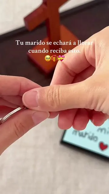 Que Dios aleje todo mal de tu camino, que tengas paz y amor eterno conmigo.❤️🙏#crosskeychain #godisincontrol #christianitytiktok #trending #fyp d