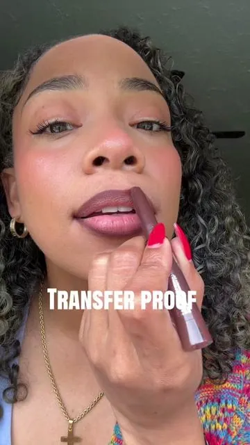 Transfer proof lip liner #liplinerstain  