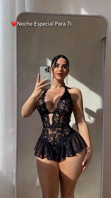 Top halter de encaje para mujeres, cuello v profundo con volantes transparentes, pijamas elegantes #fashionlatina #blackfridayentiktokshop😍💞😍😍 #latinafashion #womensfashion #seamlessbra #luxuryleggings #loungewear #lolinboutique #sleepwearset #swimsuits