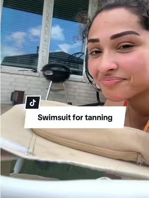 The color of this is so vibrant!! #swimsuit #tan #tanning 