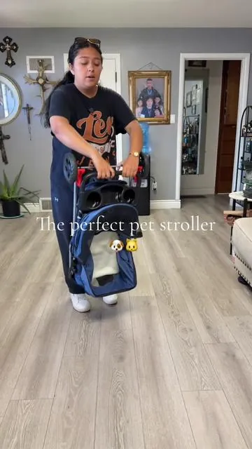 They really thought of everything with this! #petstroller #dogwalking #pets #dogmom #tiktokshopdealsforyoudays 