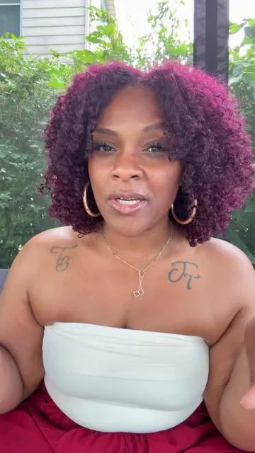 This wig is perfect for the summer 😍@UNice Hair @UniceHairCo @UNICE #unicehair #Burmesecurls #blackcherrywig #afrokinkycurl #summerwins 