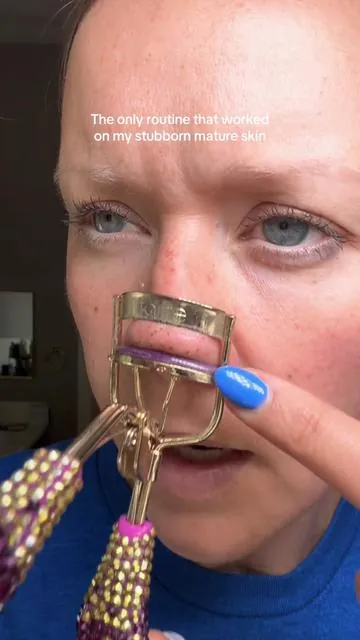 40 is the new 20, and my pores prove it. #medicube #zeropores 