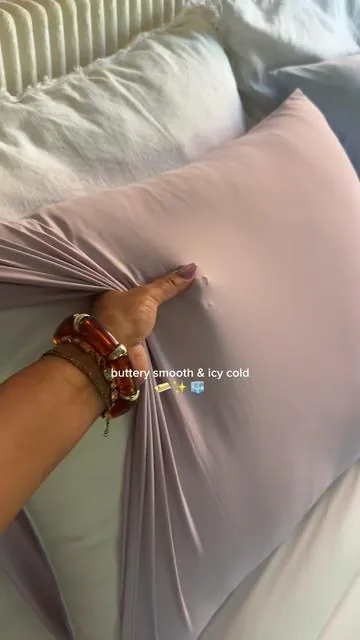 A buttery smooth & icy cold pillowcase 🧈✨🧊 #mellowsleep 