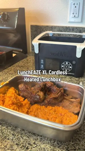 This is a must for any worker seriously It's the best heats up your lunch no need eat cold food anymore ! Carne arroz y frijoles today 😁‼️👍#heatedlunchbox #dealsforyoudays  #starterpicks #luncheaze #lunchbox 