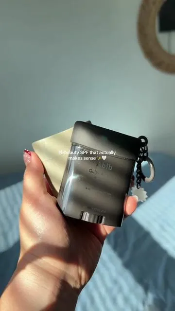 The fact that you get both a glow and matte option makes this perfect for literally any skin type 🌞✨ @Abib.US.Store #abib #abibsunscreenstick #spf50 #koreansunscreen #DealsForYouDays 