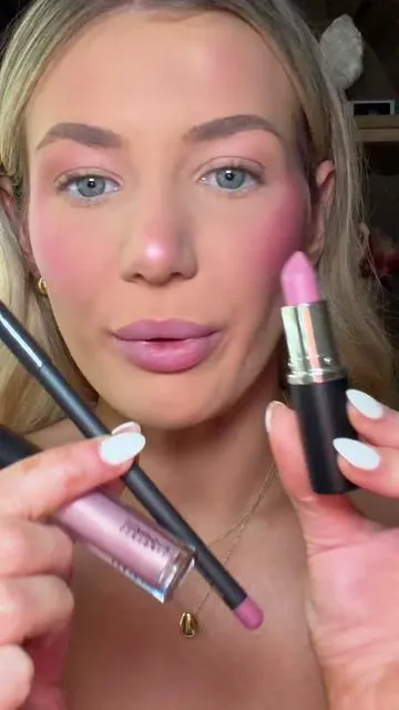 It’s giving Barbie and the NOSTALGIA of these products omg🥲🎀💕 @M.A.C Cosmetics Store #maccosmetics #lipcombo #pinkmakeup #viralmakeup #dealsforyoudays 