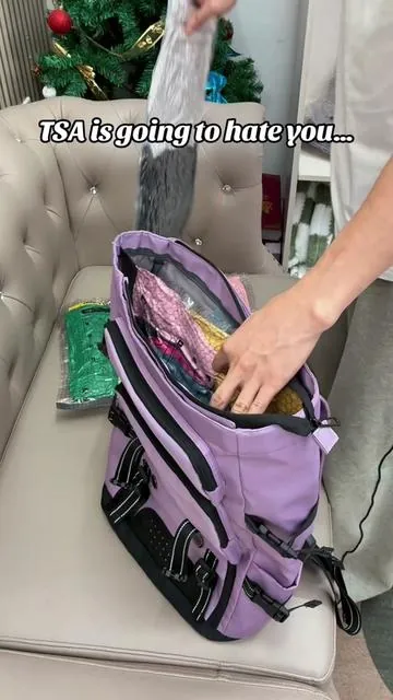❤️ Fit three suitcases worth of clothes into one.✨ #travelbetter #packsmart #vacuumstoragebags #tiktokfinds #dealsforyoudays 