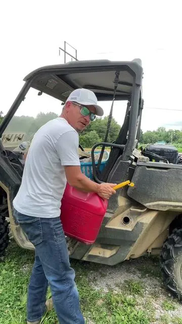 Replying to @jaspert30 this is perfect for elderly people. #dealsforyoudays #gas #pump #mow #lawn 