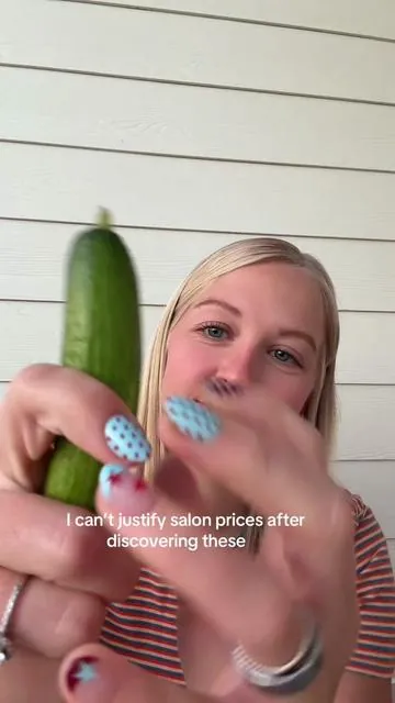 can’t believe these held up through dishes, showers, cleaning and everything else I put them through #pressonnails #longlastingnails #nailtok #momlifehacks #durablenails 