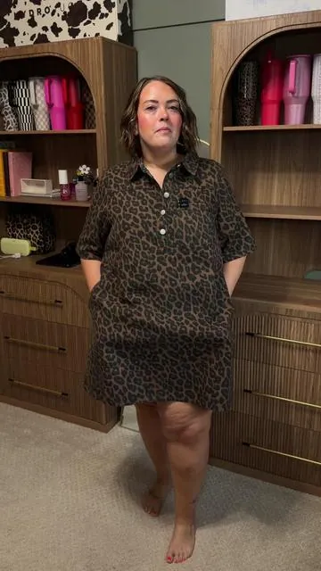 I LOVE THIS SO MUCH 🤎🖤 #leopardprint #leoparddress #midsizedress #midsizestyle #denimdress 