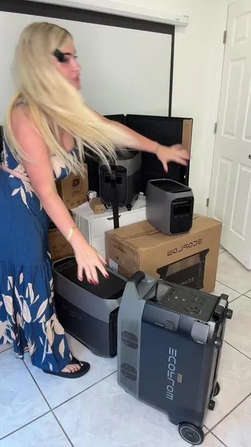 ⚡ ¿No sabes cuál EcoFlow elegir? En este video te explico la diferencia entre la Delta Pro, Delta 3 Ultra, Delta 3 Max y Delta 3 Classic para que compres la que realmente se adapta a tus necesidades y a tu presupuesto. Ya sea que la quieras para emergencias, camping, viajar, respaldar tu casa o llevar energía a cualquier lugar, aquí te muestro cuál opción puede ser la mejor para ti. 💡 🛒 Los enlaces de todas están en el carrito sobre mi nombre para que compares y elijas la ideal. : #EcoFlow #DeltaPro #Delta3Ultra #Delta3Max #DealsForYouDays    @EcoFlow @EcoFlow US Official 