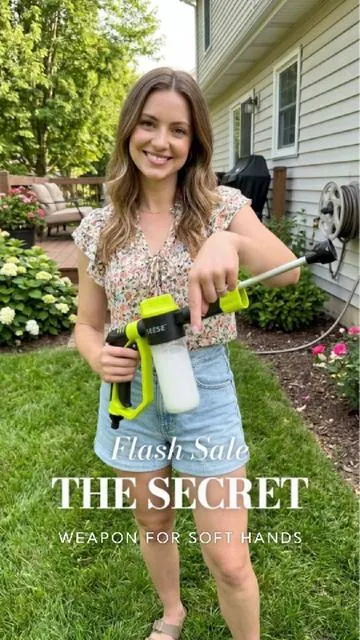 I bet 90% of people miss this spot! 🤯#cleantok#powerwashing#carpetcleaning#stainremover#selfcare