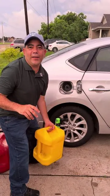 La mejor manera de cargar tu gasolina pompa portatil recargable #dealsforyoutoday#summerwins#fuelpomp#tiktokshop