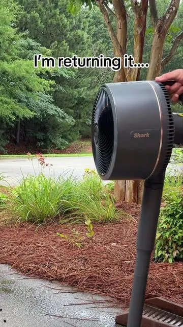 Shark always goes above and beyond 🙌🏼 #dealsforyoudays #shark #mistingfan #outdoorfan 