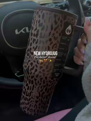I missed out on the old leopard print I HAD to get this one 😩🐆✨🤎 #leopardprint #hydrojug #dealsforyoudays #fallaesthetic #leopard 