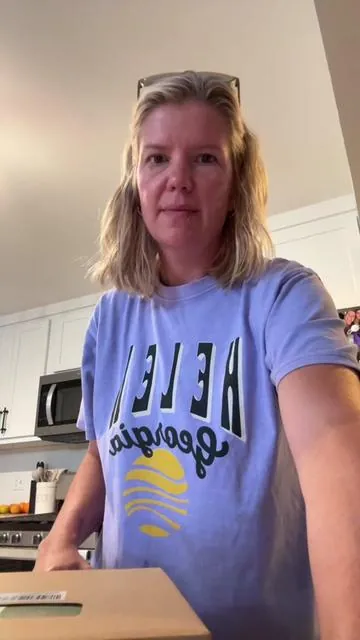 She is never impressed with my tiktok goods 😂 This bag is genius AND we need these washing machine cleaners! Both things are super functional 👏🏻👏🏻😂 