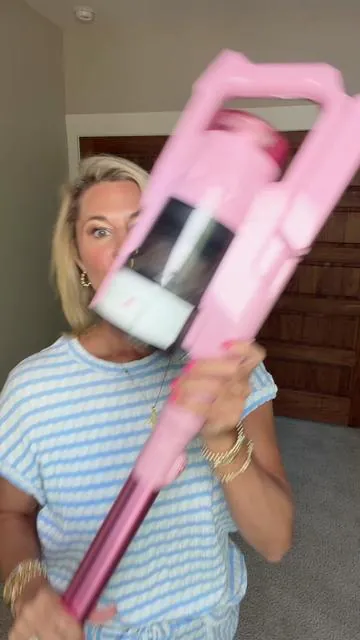 Girl Moms 🏃‍♀️RUN🏃‍♀️ and grab this PINK vacuum for your daughters dorm before it sells out again 💕 Comment “PINK” and I’ll send you the 🔗 #pinkvacuum #vacuum #vacuumcleaner #dorm #seniormom 