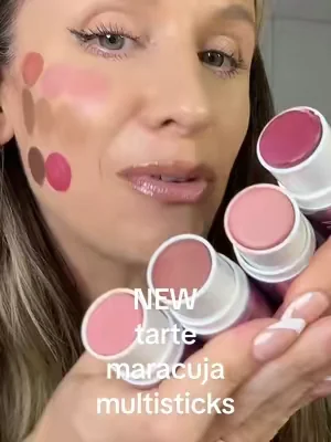 💜✨ best drop from @tarte cosmetics this year!! Dual-ended cream blush and bronzer maracuja multisticks are absolutely INCREDIBLE!! The formula, the shades, the design, the blend, and the gorgeous finish!! Wearing shade champagne and caviar here 🥂 #tartecosmetics 