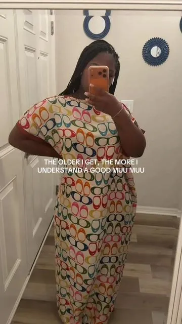 The older I get, the more I understand the hype behind a good muu muu 😭🤍 comfy, easy, and still giving rich auntie energy.  Linked below ✨ Comment with any questions  #mumuu  #tiktokshopfinds #resortwear #petitecurvy  