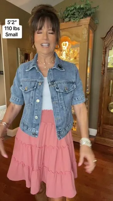 Love this denim jacket! Perfect for summer! @DenimOss #denimjacket #shortsleevedenimjacket #denimstyle #summerjacket #denimoutfit 