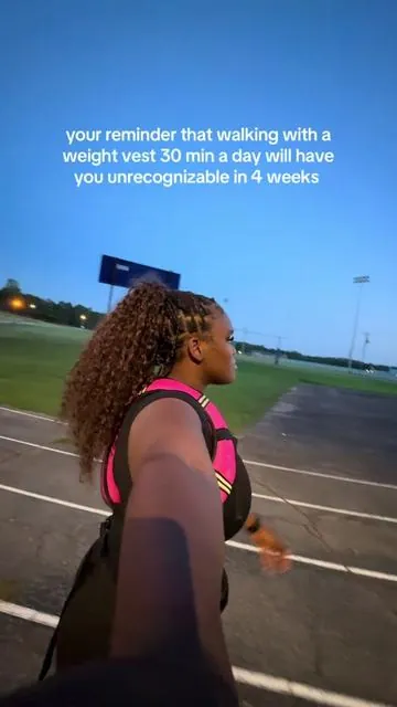 the quickest way to snatch 🤌🏾 weighted walking  #weightedvest #walking #plussizefitness #curvygirls #fitness 