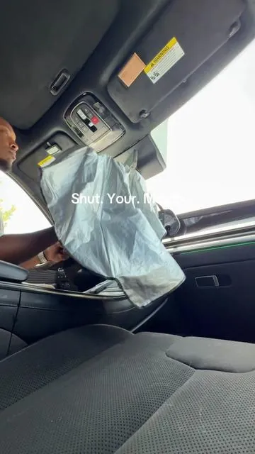 Summer car must have! 😳 #carsunshade #windshieldsunshade #sunshade #caraccessories #summeressentials