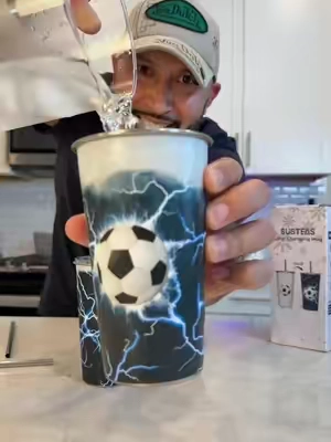 I found my favorite cup for summer #colorchangingcup #cup #watercup #drinkmorewater #dealsforyoudays 