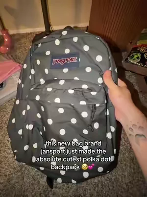definitely wearing it every beach day 😭 #jansport #jansport #backpack #backtoschoolshopping #dealsforyoudays 