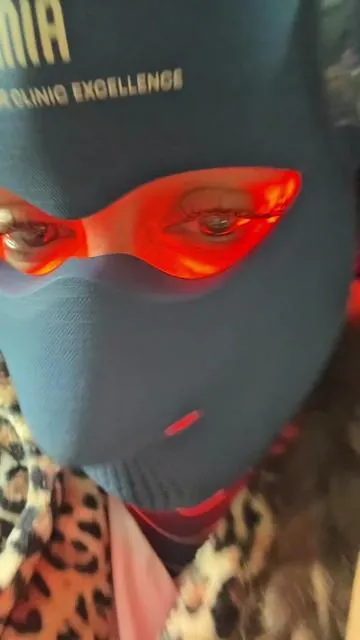 This new 4D red light therapy face, neck, and chest bundle just dropped and it’s one of the best Deals For You Day finds I’ve seen. The 4D design gives more coverage around the chin and jawline, plus you get the neck and chest treatment area too. Perfect for anyone looking to stay consistent with their red light therapy routine from home. The sale is live now, but these new launches tend to move fast during Deals For You Days. Grab yours while the discount is still active. #RedLightTherapy  #RedLightMask  #SkincareOver40 #tiktokshopcreatorpicks #dealsforyoudays @INIA BeautyCraft  