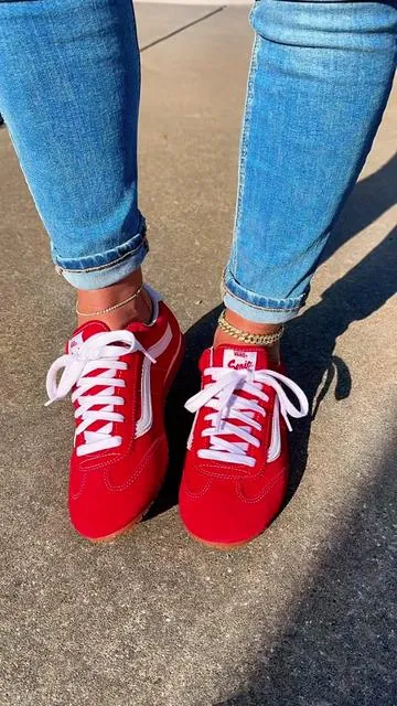 ♥️ Vans dropped the cutest sneakers ♥️ #vans #casualshoes #redshoes #dealsforyoudays 